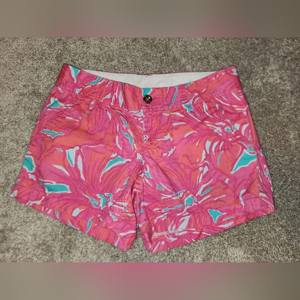 Preowned Lilly Pulitzer Callahan stretch‎ shorts.